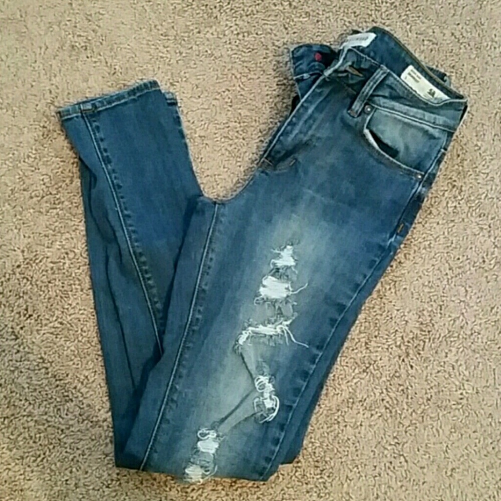 Bullhead Distressed Jeans - Picture 2 of 3